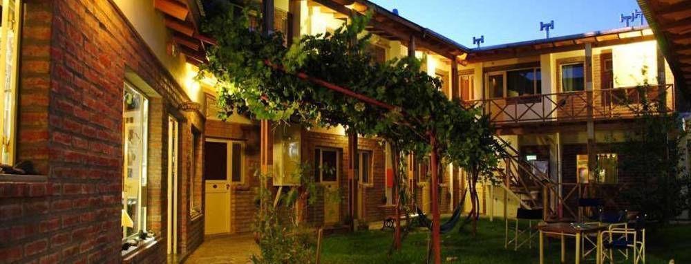 La Tosca Hostel Puerto Madryn Exterior photo