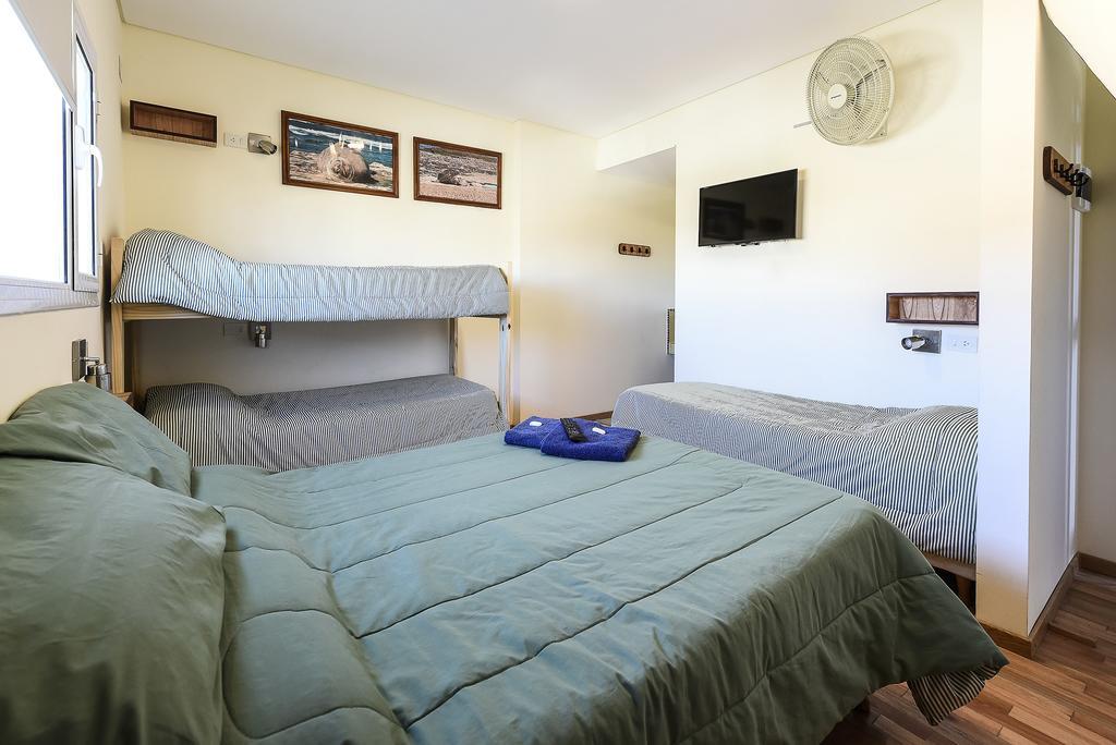 La Tosca Hostel Puerto Madryn Exterior photo