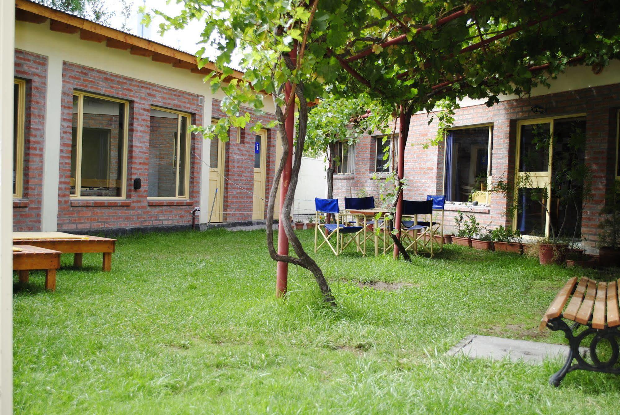 La Tosca Hostel Puerto Madryn Exterior photo